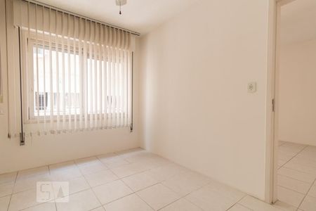 Dormitório de apartamento à venda com 1 quarto, 51m² em Jardim Floresta, Porto Alegre