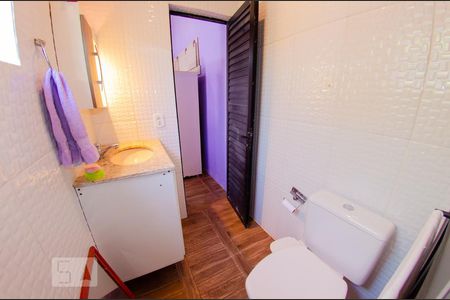 Banheiro de casa para alugar com 1 quarto, 35m² em São João do Rio Vermelho, Florianópolis