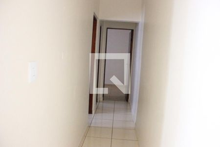 Corredor dos quartos de apartamento para alugar com 2 quartos, 56m² em Picanço, Guarulhos