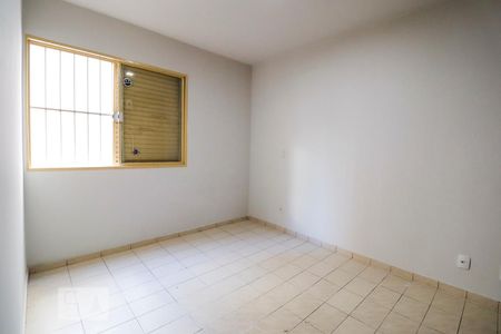Quarto 2 de apartamento para alugar com 2 quartos, 70m² em Jardim Goiás, Goiânia