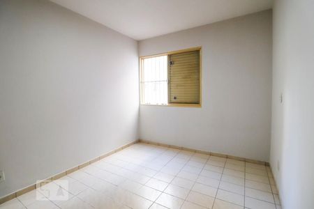 Quarto 2 de apartamento para alugar com 2 quartos, 70m² em Jardim Goiás, Goiânia