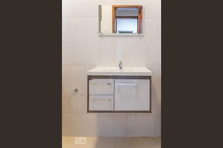 Casa de condomínio à venda com 50m², 1 quarto e sem vaga Casa de condomínio à venda com 50m², 1 quarto e sem vagaBanheiro