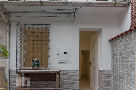Casa de condomínio à venda com 50m², 1 quarto e sem vaga Casa de condomínio à venda com 50m², 1 quarto e sem vagaFachada
