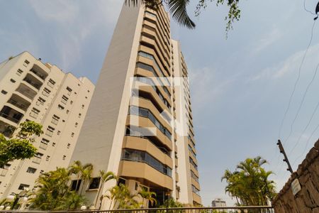 Apartamento à venda com 167m², 3 quartos e 3 vagasFachada