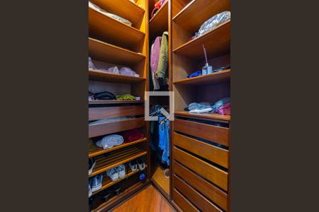 Apartamento à venda com 167m², 3 quartos e 3 vagasCloset da Suíte 1
