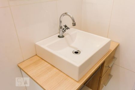 Banheiro Pia de apartamento para alugar com 2 quartos, 60m² em Perdizes, São Paulo