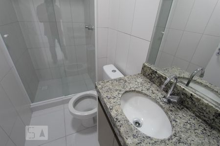 Banheiro de apartamento para alugar com 1 quarto, 35m² em Vila Izabel, Curitiba