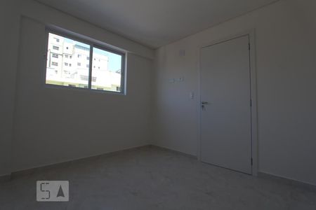 Quarto 1 de apartamento para alugar com 1 quarto, 35m² em Vila Izabel, Curitiba