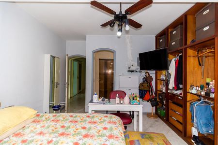 Casa à venda com 500m², 5 quartos e 3 vagasSuíte 2