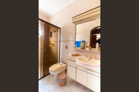 Casa à venda com 500m², 5 quartos e 3 vagasBanheiro da Suíte 1