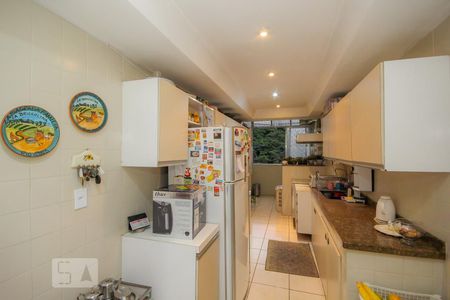 Apartamento à venda com 160m², 3 quartos e 2 vagasCozinha