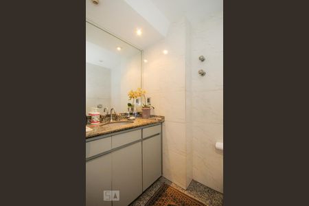 Apartamento à venda com 160m², 3 quartos e 2 vagasBanheiro Social