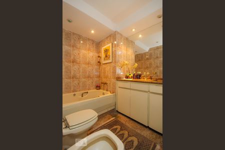 Apartamento à venda com 160m², 3 quartos e 2 vagasBanheiro - Suite