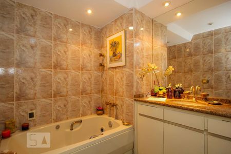 Apartamento à venda com 160m², 3 quartos e 2 vagasBanheiro - Suite