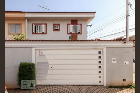 Casa à venda com 93m², 2 quartos e 2 vagas Casa à venda com 93m², 2 quartos e 2 vagasFachada