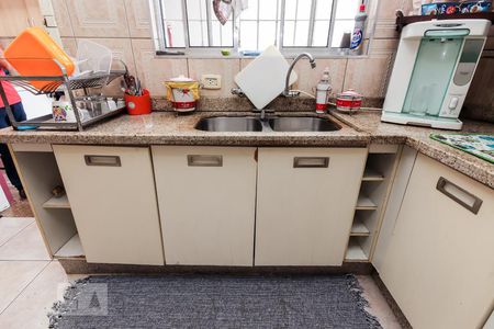 Casa à venda com 93m², 2 quartos e 2 vagas Casa à venda com 93m², 2 quartos e 2 vagasCozinha