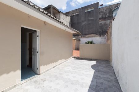 Casa para alugar com 72m², 2 quartos e 1 vagaQuintal