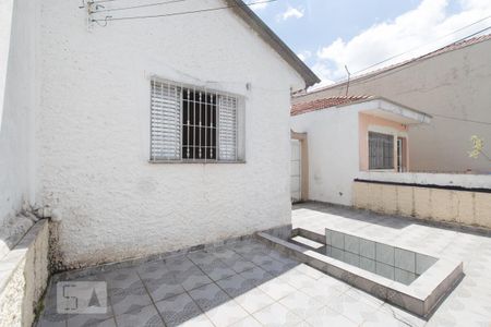 Casa para alugar com 72m², 2 quartos e 1 vagaQuintal