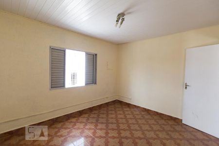 Quarto 1 de casa para alugar com 2 quartos, 72m² em Parque Tomas Saraiva, São Paulo