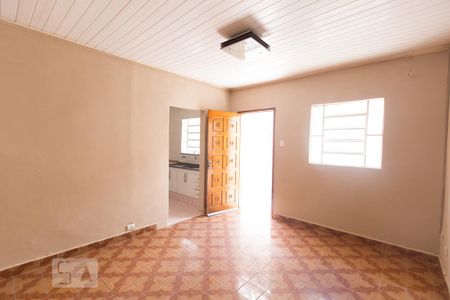 Sala de casa para alugar com 2 quartos, 72m² em Parque Tomas Saraiva, São Paulo