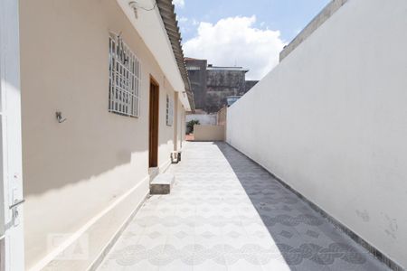 Casa para alugar com 72m², 2 quartos e 1 vagaQuintal