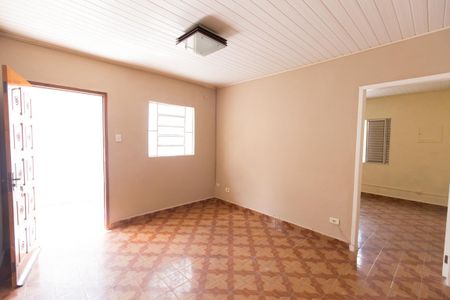 Sala de casa para alugar com 2 quartos, 72m² em Parque Tomas Saraiva, São Paulo