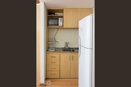 Cozinha de apartamento para alugar com 1 quarto, 30m² em Pinheiros, São Paulo