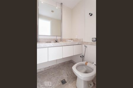 Lavabo de apartamento para alugar com 3 quartos, 240m² em Lourdes, Belo Horizonte
