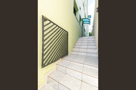 Casa à venda com 600m², 3 quartos e 6 vagasEscada