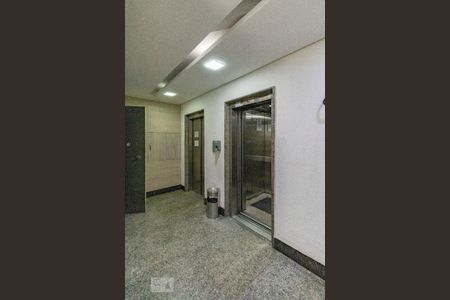 Apartamento para alugar com 45m², 1 quarto e 1 vagaElevadores