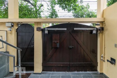 Casa para alugar com 90m², 3 quartos e 1 vaga Casa para alugar com 90m², 3 quartos e 1 vagaPortão da garagem