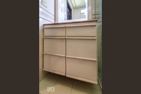 Casa para alugar com 90m², 3 quartos e 1 vaga Casa para alugar com 90m², 3 quartos e 1 vagaBanheiro da Suíte 1 - Armários