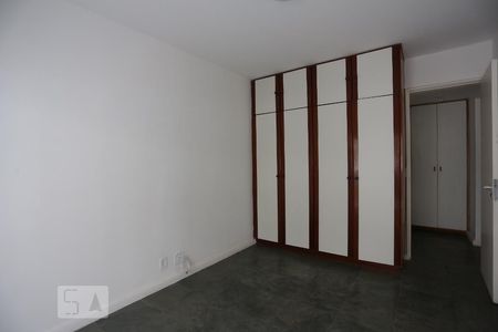 Quarto 1 de apartamento à venda com 2 quartos, 76m² em Copacabana, Rio de Janeiro