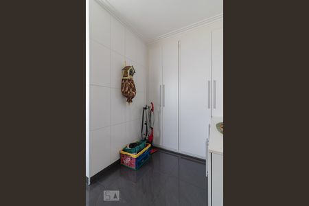 Apartamento para alugar com 184m², 3 quartos e 2 vagas Apartamento para alugar com 184m², 3 quartos e 2 vagasÁrea de serviço