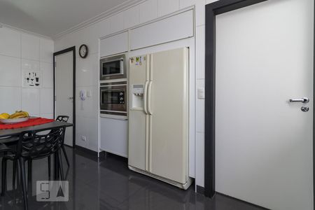 Apartamento para alugar com 184m², 3 quartos e 2 vagas Apartamento para alugar com 184m², 3 quartos e 2 vagasCozinha