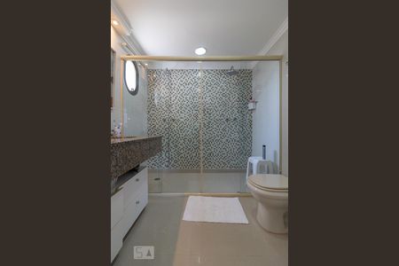 Apartamento para alugar com 184m², 3 quartos e 2 vagas Apartamento para alugar com 184m², 3 quartos e 2 vagasBanheiro da suíte 2