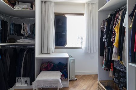 Apartamento para alugar com 184m², 3 quartos e 2 vagas Apartamento para alugar com 184m², 3 quartos e 2 vagasSuíte 3 (closet suíte 2)