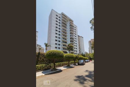 Apartamento para alugar com 184m², 3 quartos e 2 vagas Apartamento para alugar com 184m², 3 quartos e 2 vagasFachada