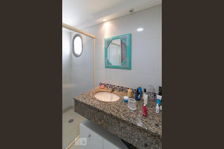 Apartamento para alugar com 184m², 3 quartos e 2 vagas Apartamento para alugar com 184m², 3 quartos e 2 vagasBanheiro da suíte 1