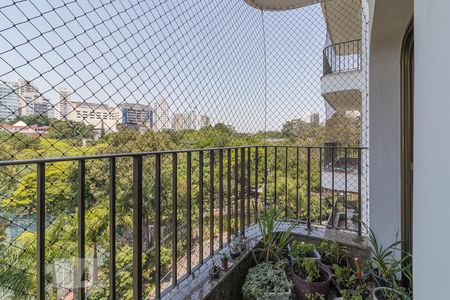 Apartamento para alugar com 184m², 3 quartos e 2 vagas Apartamento para alugar com 184m², 3 quartos e 2 vagasVaranda