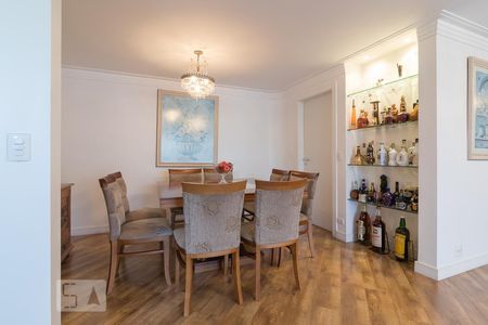 Apartamento para alugar com 184m², 3 quartos e 2 vagas Apartamento para alugar com 184m², 3 quartos e 2 vagasSala