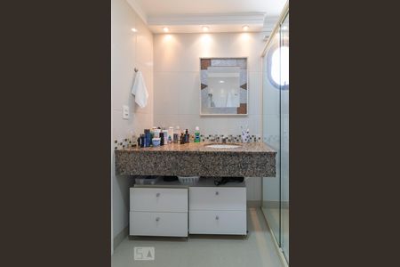 Apartamento para alugar com 184m², 3 quartos e 2 vagas Apartamento para alugar com 184m², 3 quartos e 2 vagasBanheiro da suíte 2