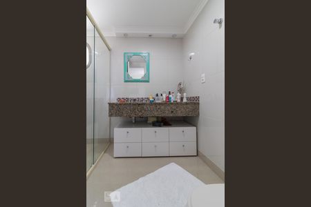 Apartamento para alugar com 184m², 3 quartos e 2 vagas Apartamento para alugar com 184m², 3 quartos e 2 vagasBanheiro da suíte 1
