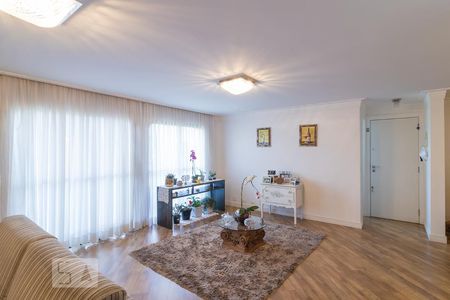 Apartamento para alugar com 184m², 3 quartos e 2 vagas Apartamento para alugar com 184m², 3 quartos e 2 vagasSala