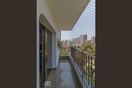 Apartamento para alugar com 184m², 3 quartos e 2 vagas Apartamento para alugar com 184m², 3 quartos e 2 vagasVaranda
