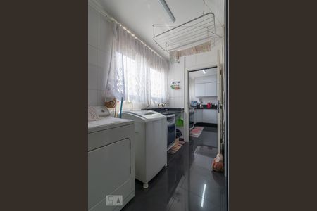 Apartamento para alugar com 184m², 3 quartos e 2 vagas Apartamento para alugar com 184m², 3 quartos e 2 vagasÁrea de serviço