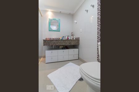 Apartamento para alugar com 184m², 3 quartos e 2 vagas Apartamento para alugar com 184m², 3 quartos e 2 vagasBanheiro da suíte 1