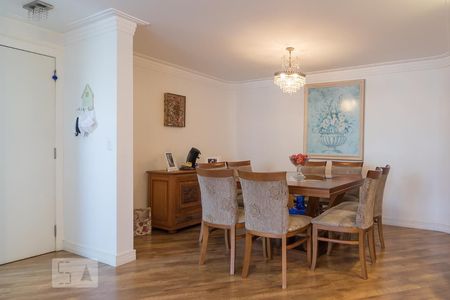 Apartamento para alugar com 184m², 3 quartos e 2 vagas Apartamento para alugar com 184m², 3 quartos e 2 vagasSala