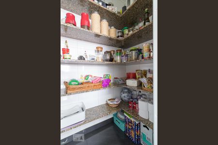 Apartamento para alugar com 184m², 3 quartos e 2 vagas Apartamento para alugar com 184m², 3 quartos e 2 vagasDespensa