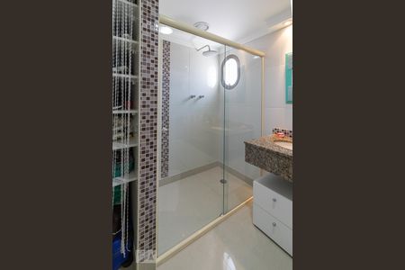 Apartamento para alugar com 184m², 3 quartos e 2 vagas Apartamento para alugar com 184m², 3 quartos e 2 vagasBanheiro da suíte 1